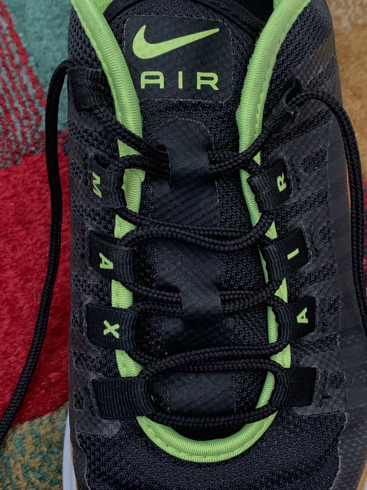 Nike Air Max Axis