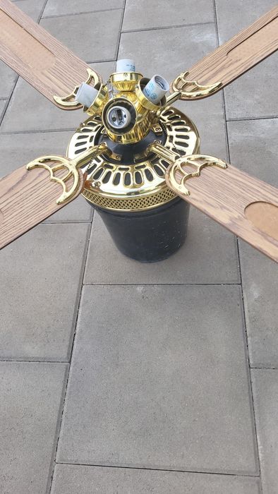 Lustra iluminat cu ventilator