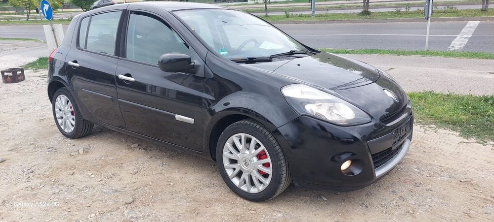 Renault Clio an 2010 benzina 13,cm cu turbina climatronic fuctional.
