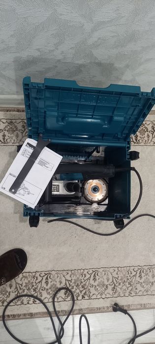 Штробарез Макита