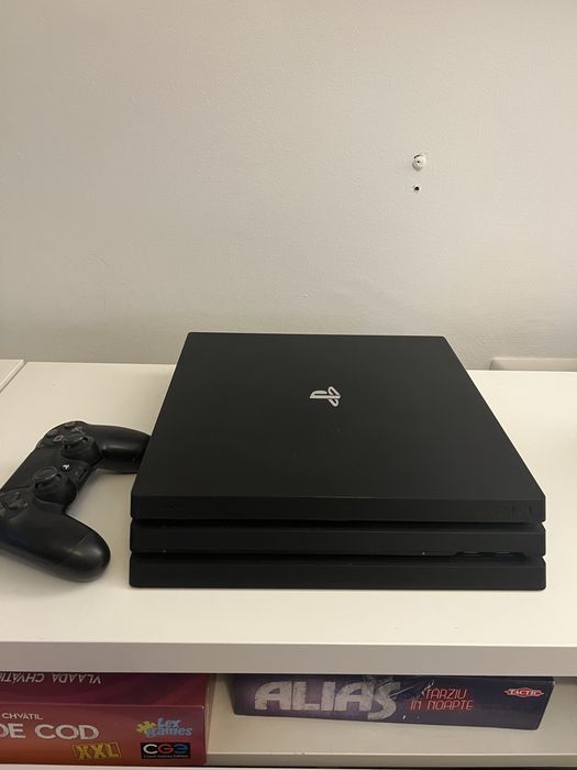 Consola gaming PS4 Pro 1TB + 1 controller Dualshock 4