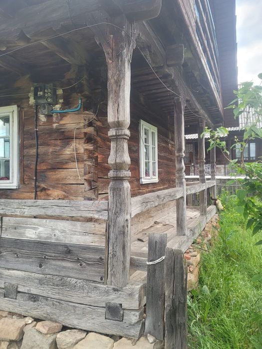 Casa din lemn de stejar tradițională Maramures