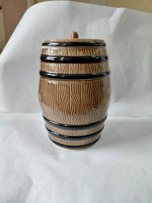 Гювеч във формата на буре