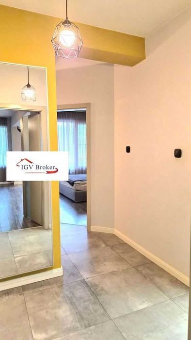 Тристаен апартамент в жк Стрелбище