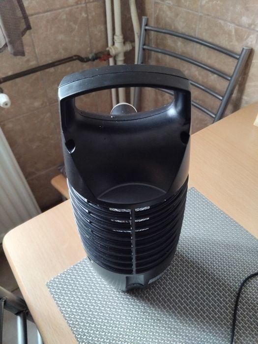 Dispozitiv UV împotriva insectelor