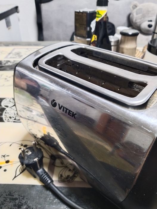 Фирменный тостер б/у в отличном состоянии