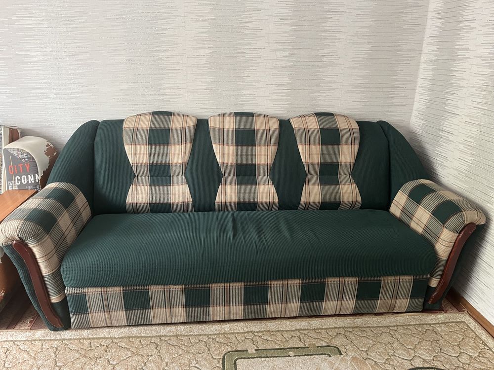 Продам диван срочна!