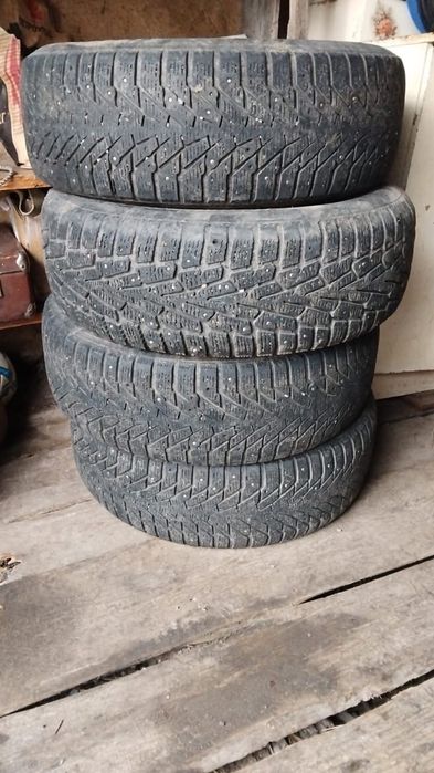 Шины зимние 215/65/R16