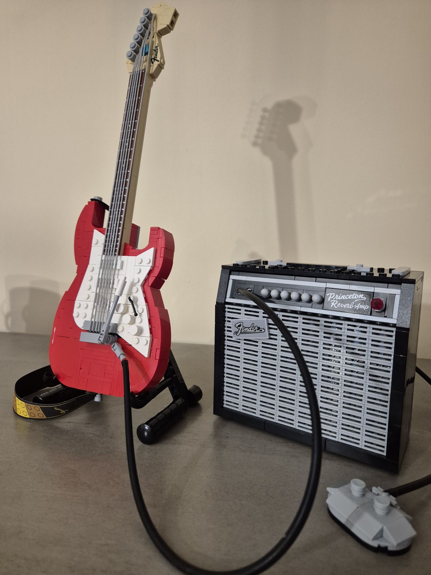 Lego Ideas Fender Stratocaster 21329