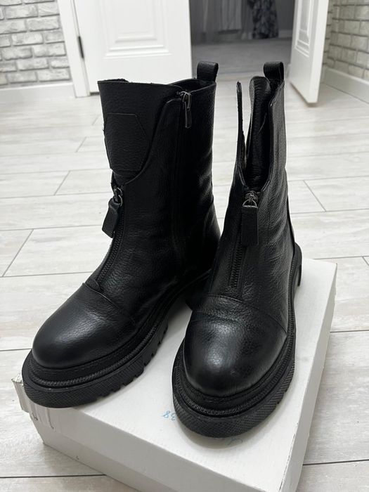 Натуральная  кожа 38 размер