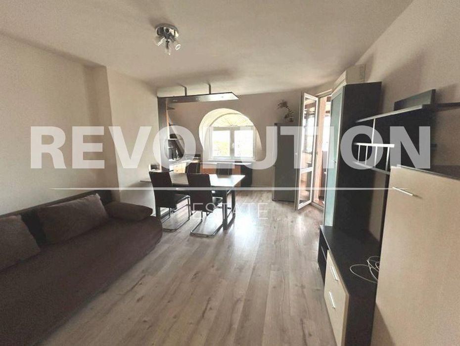 Тристаен апартамент в района на Автогара!