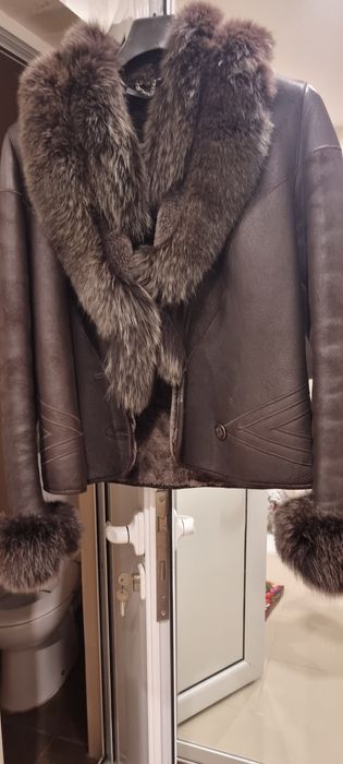 Кожжжж късо палто.Дълго палто.Черно сако.Топла бежова жилетка.Бяло пал