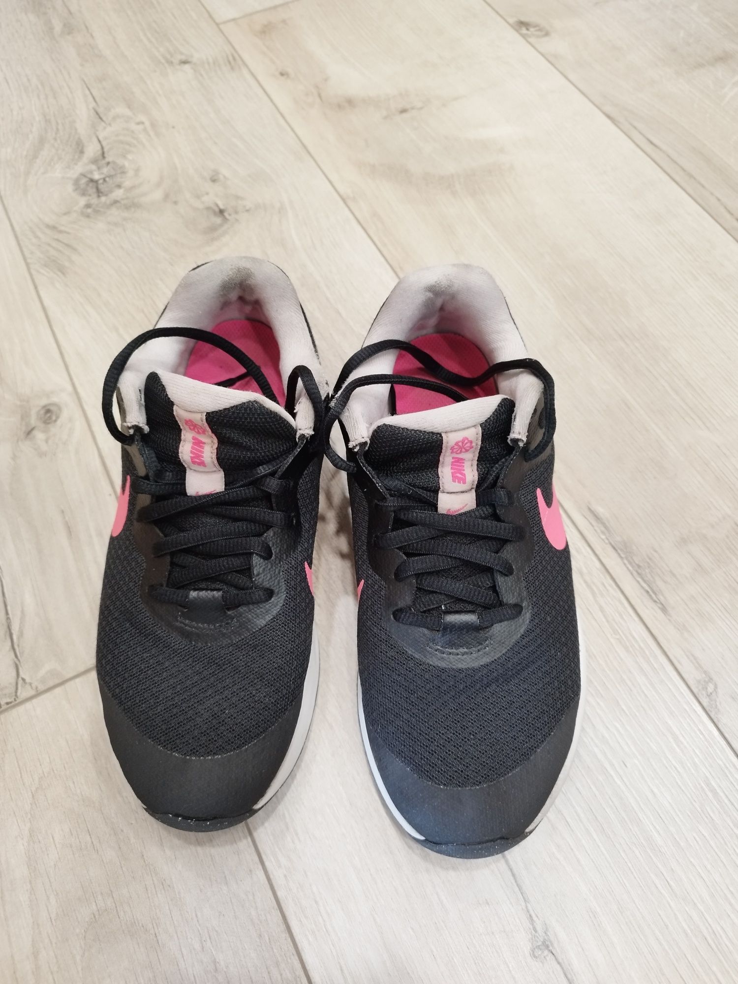 Маратонки Nike  35
