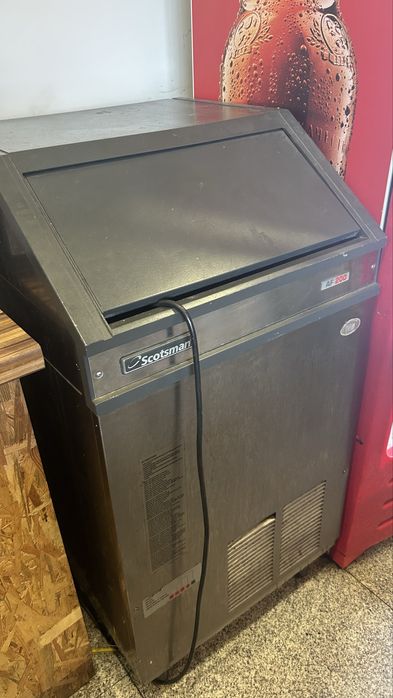 Професионален ледогенератор за натрошен лед Scotsman AF 200