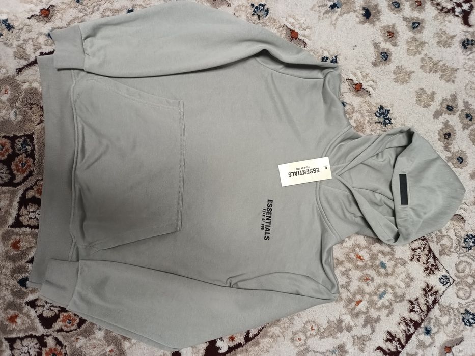 Vând trening Essentials