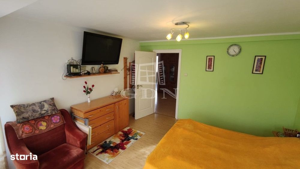 Casa P+1 cu 6 camere, decomandata, suprafata utila 220 mp, Paleu