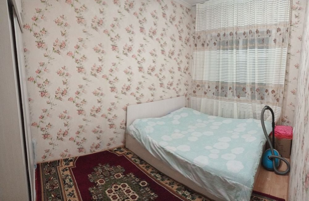 1chi etaj 3 xona 4 xonaqilingan yani balkon 1 metr oldinga surilgan