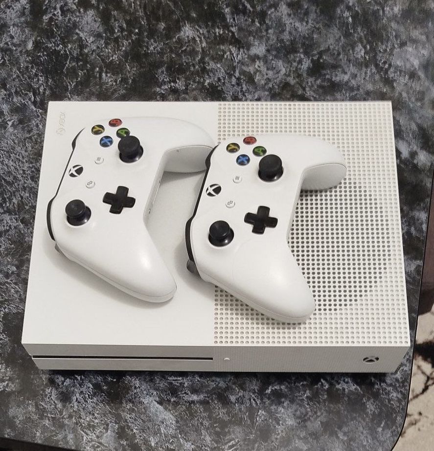 Продается Xbox one S