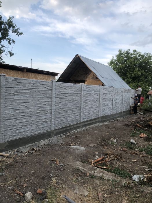 Gard din placi de beton