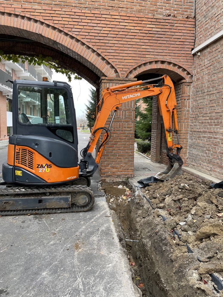 Inchiriez , Bobcat , Miniexcavator , buldoexcavator , picon ,