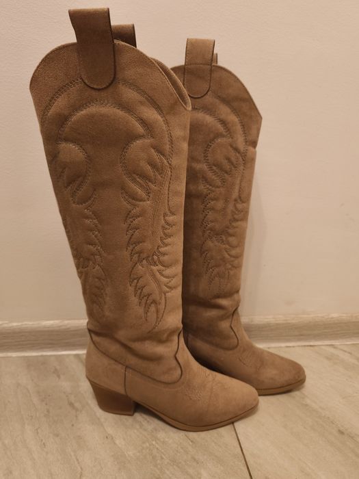 Дамски каубойски велурени ботуши с вата