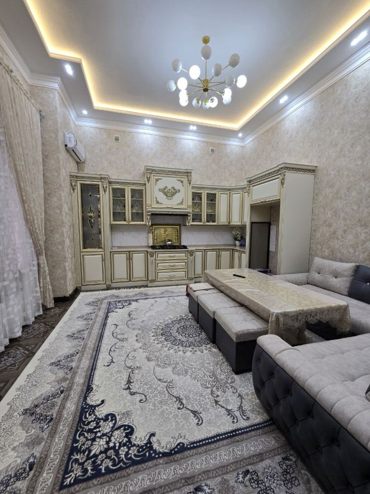Продается 3 этажный дом с 7 комнатами площадью 4 соток ор. 23 школа