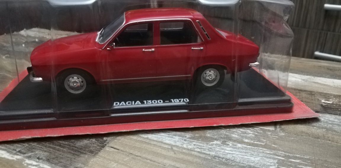 Vând machetă Dacia 1300 scara 1 24
