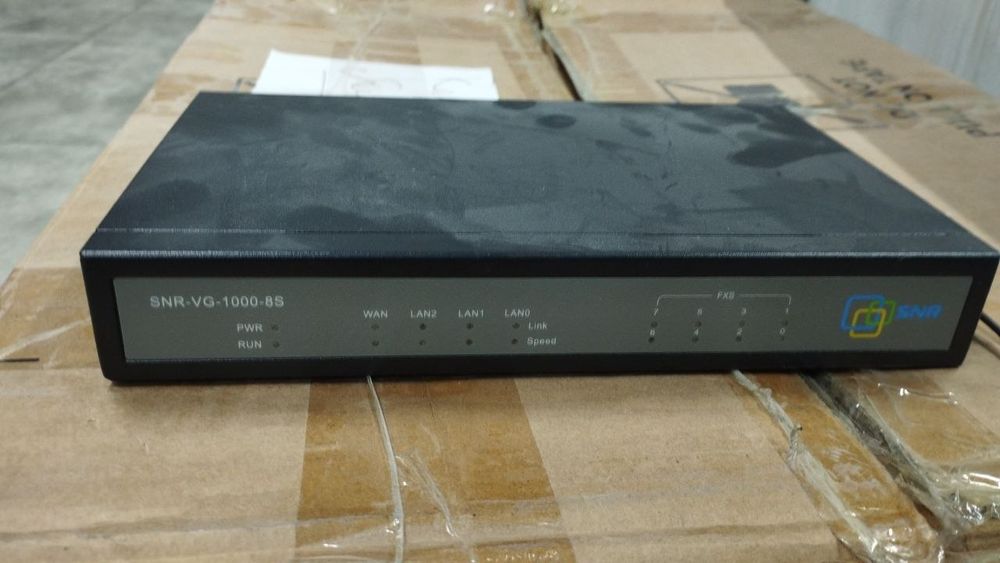 Шлюз VoIPSNR, 4 RJ45, 8 SIP аккаунтов.