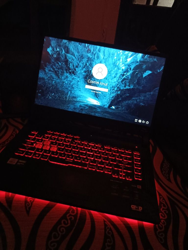 Vând laptop Gaming