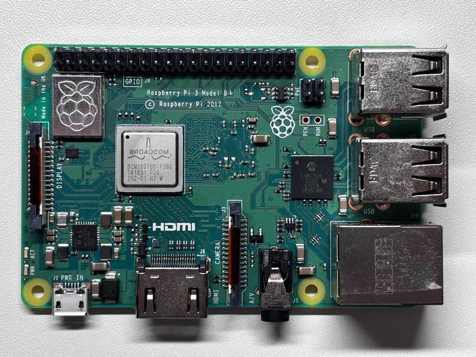 Одноплатный компьютер Raspberry Pi 3 Model B+