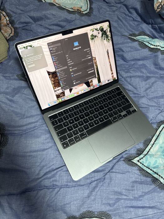 MacBook Air 13,6” M2 — 8GB RAM — Ca nou, cu garantie pana in 2026