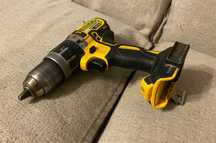 Masina gaurit si insurubat percutie Dewalt DCD796 18V brushless corp