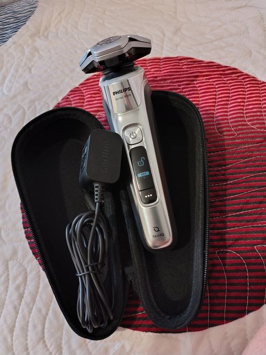 Aparat de ras Philips seria 9000