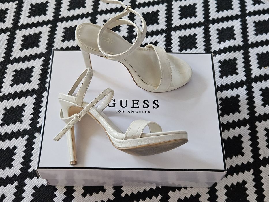 Продаются туфли Guess (оригинал)