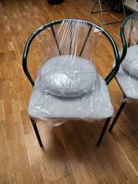 Новые стулья нежно салатового цвета со съёмными подушками на спинке