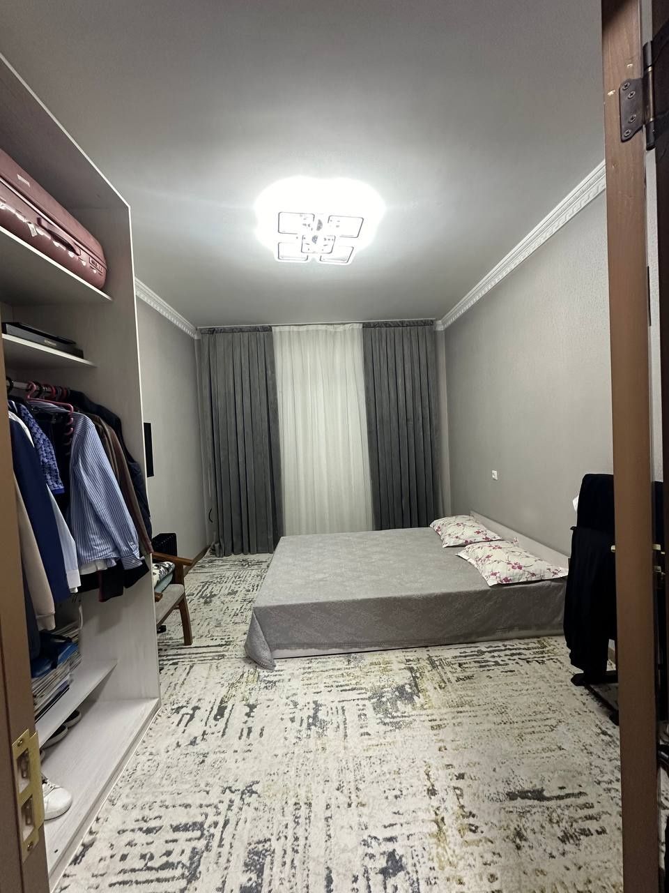 Yunusobod 14 mavze 2 xona 1 etaj sotiladi ipoteka ga xam nejiloy