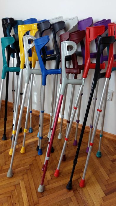 Carje ortopedice aluminiu, reglabile, cu suport antebrat, Germania