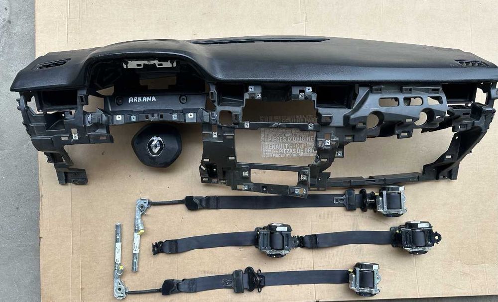 Арматурно табло аирбег колани airbag Renault Arkana 2022-
