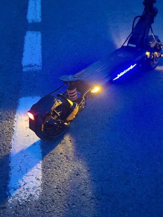 Vând trotineta electrica kukirin g2 master 2025