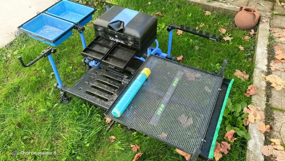 Платформа с маси и прикачни