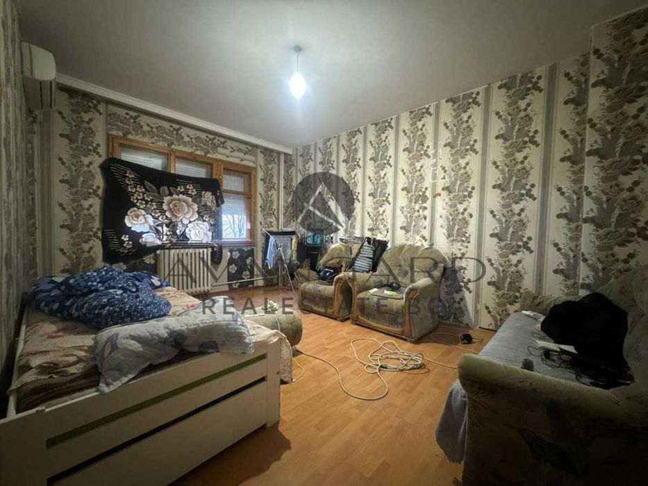 Продава се Тристаен апартамент в Пловдив, Изгрев - 68 кв.м за 1020 €/кв.м - Снимка #2