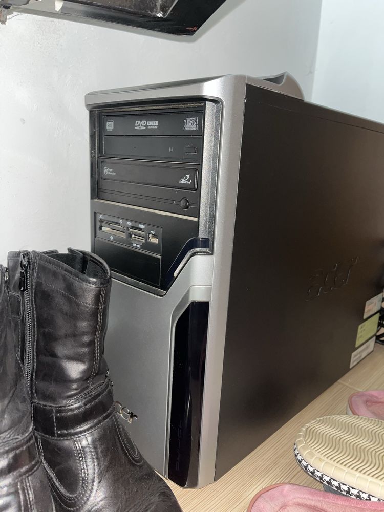 monitor,tastatura si unitate