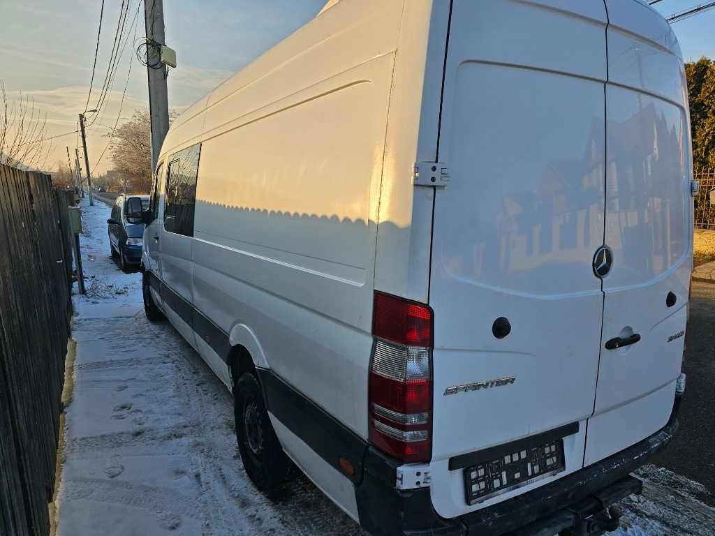 Dezmembrez Mercedes Sprinter an 2008 150CP biturbo cod 646.986