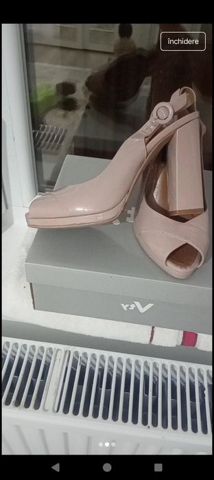 Sandale cu toc  de dama