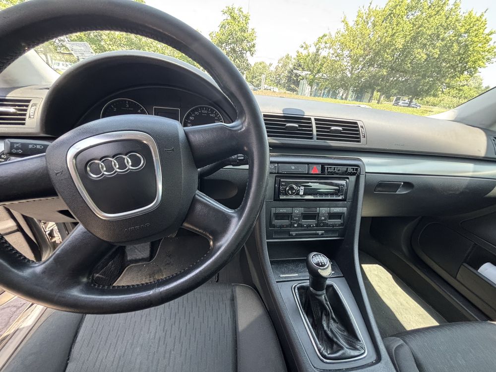 Audi A4  2.0  TDI  седан
