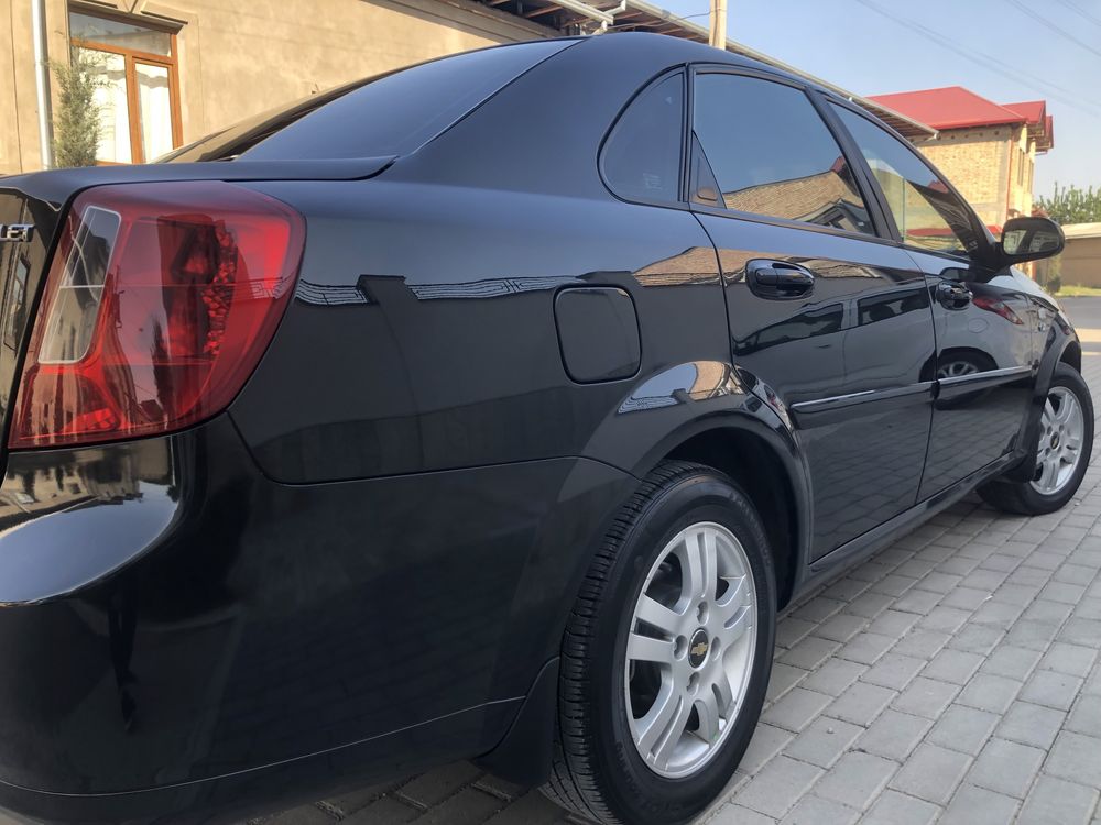 Продаю автомобиль Lacetti 1.6