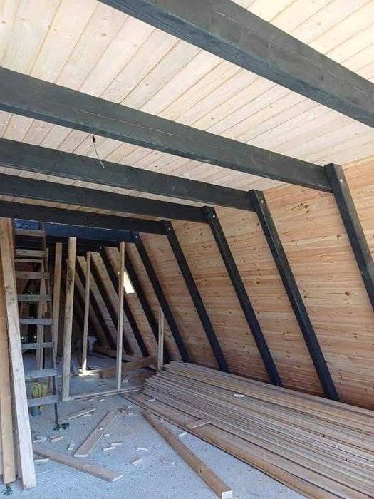 Vand case moderne pe structura metalica, cabane tip A frame la cheie