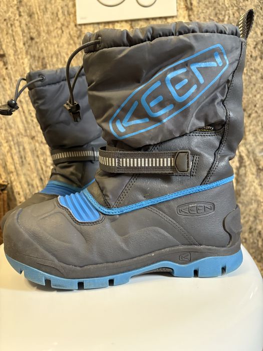 ghete albastre de baieti