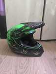 Vând cască  enduro , mărimea L stare impecabila
