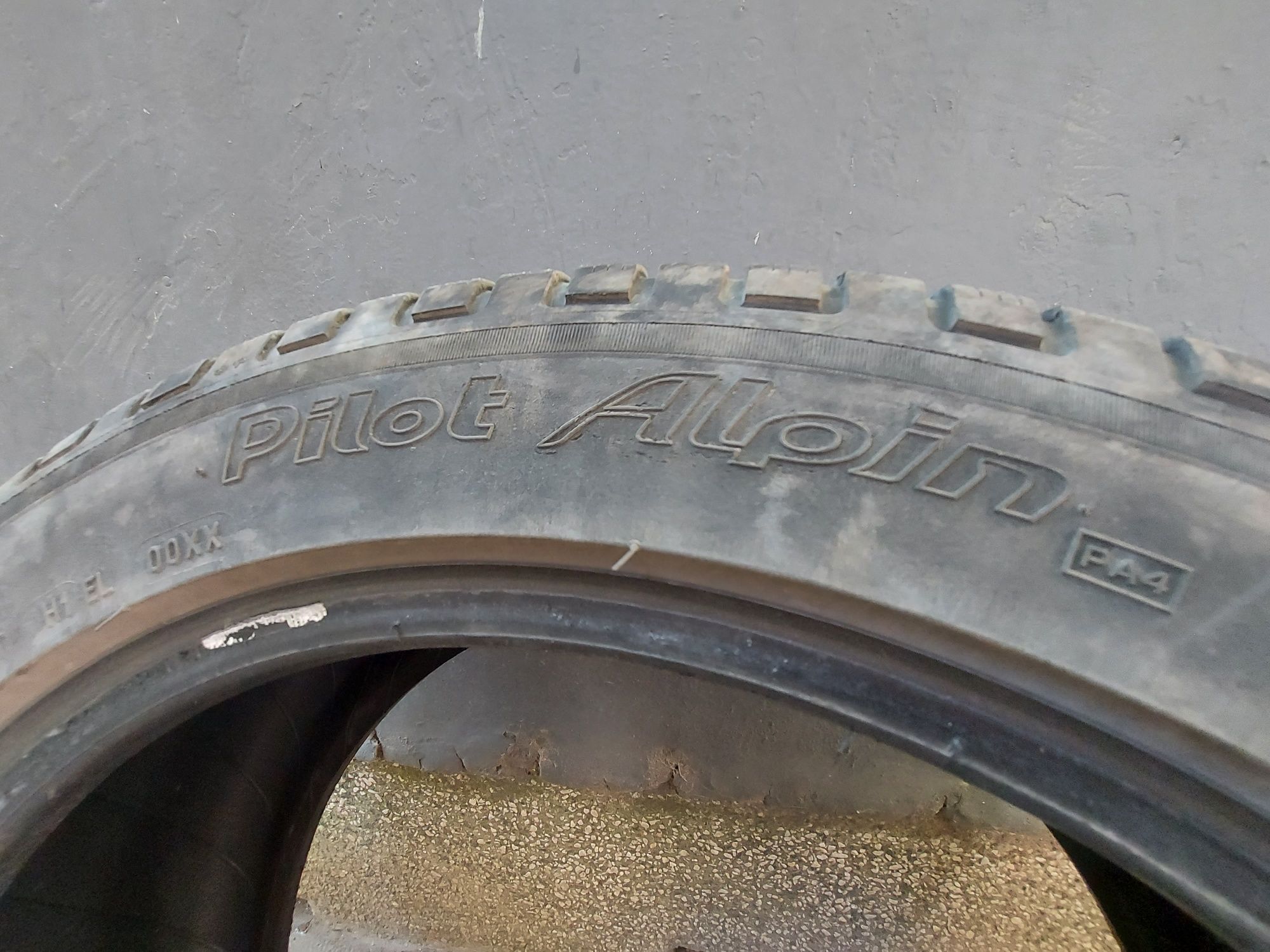235/45/18 зимни Michelin- 4бр